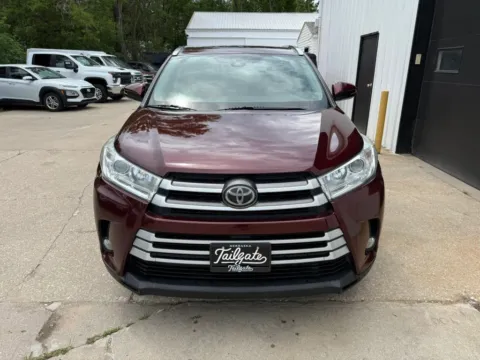 Another view of 2017 Toyota Highlander XLE Sport Utility 4D for sale in Wahoo, NE at Tailgate Motor Co. (Wahoo)