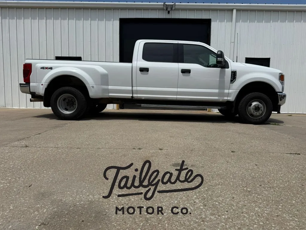 White 2021 Ford F350 Super Duty Crew Cab XLT Pickup 4D 8 ft for sale in Wahoo, NE