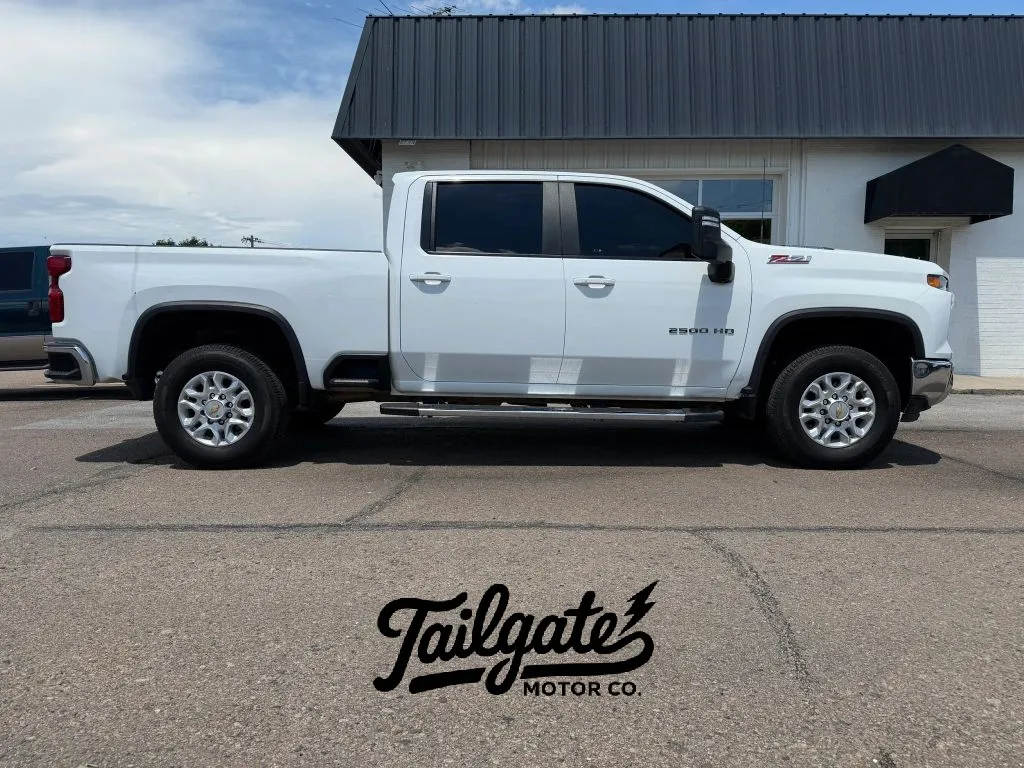 White 2024 Chevrolet Silverado 2500 HD Crew Cab LT Pickup 4D 6 1/2 ft for sale in Wahoo, NE