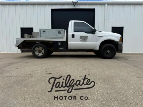 White 2005 Ford F250 Super Duty Regular Cab XL Pickup 2D 8 ft for sale in Wahoo, NE