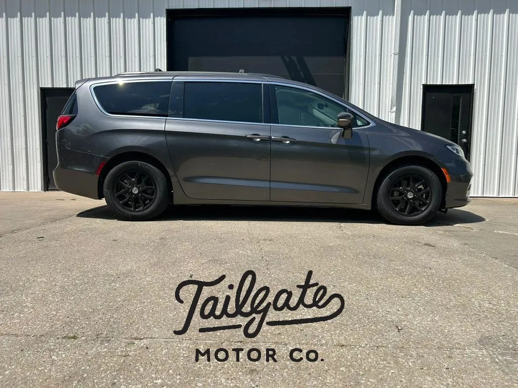 Gray 2022 Chrysler Pacifica Touring L Van 4D for sale in Wahoo, NE