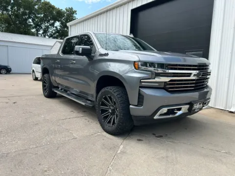 Photos of 2020 Chevrolet Silverado 1500 Crew Cab High Country Pickup 4D 5 3/4 ft for sale in Wahoo, NE at Tailgate Motor Co. (Wahoo)