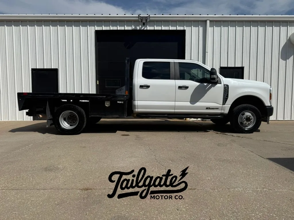 White 2024 Ford F350 Super Duty Crew Cab & Chassis XL Cab & Chassis 4D for sale in Wahoo, NE