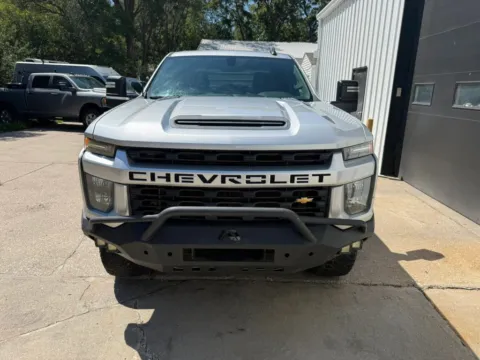 Another view of 2020 Chevrolet Silverado 2500 HD Crew Cab Custom Pickup 4D 6 1/2 ft for sale in Wahoo, NE at Tailgate Motor Co. (Wahoo)