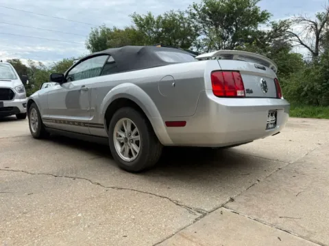 More photos of 2007 Ford Mustang Deluxe Convertible 2D at Tailgate Motor Co. (Wahoo), NE