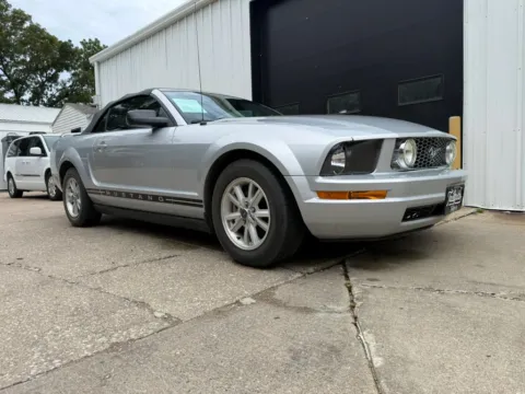 Photos of 2007 Ford Mustang Deluxe Convertible 2D for sale in Wahoo, NE at Tailgate Motor Co. (Wahoo)