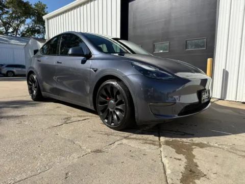 Photos of 2022 Tesla Model Y Performance Sport Utility 4D for sale in Wahoo, NE at Tailgate Motor Co. (Wahoo)