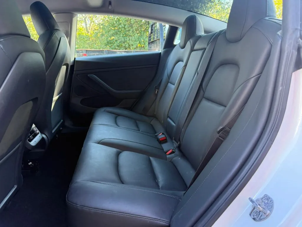 Tesla Model 3 photo 14