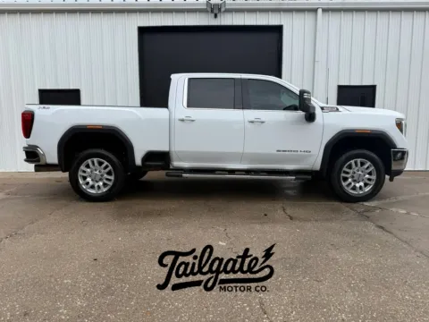 White 2023 GMC Sierra 2500 HD Crew Cab SLE Pickup 4D 6 1/2 ft for sale in Wahoo, NE