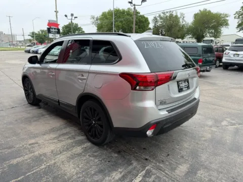More photos of 2020 Mitsubishi Outlander SE Sport Utility 4D at Tailgate Motor Co. (Fremont South), NE