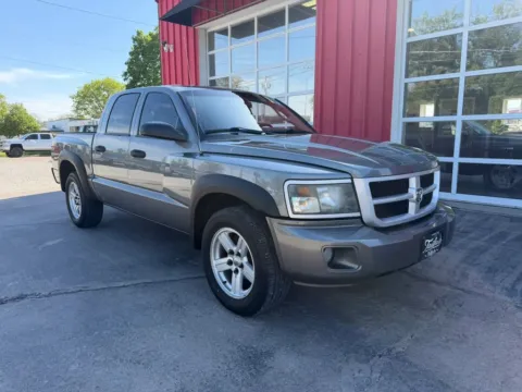 Photos of 2010 Dodge Dakota Crew Cab Big Horn/Lone Star Pickup 4D 5 1/4 ft for sale in Fremont, NE at Tailgate Motor Co. (Fremont South)