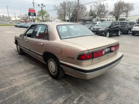 More photos of 1992 Buick LeSabre Limited Sedan 4D at Tailgate Motor Co. (Fremont South), NE