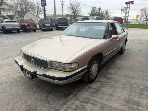 More photos of 1992 Buick LeSabre Limited Sedan 4D at Tailgate Motor Co. (Fremont South), NE