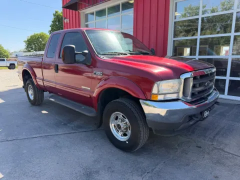 Photos of 2003 Ford F350 Super Duty Super Cab Lariat Pickup 4D 6 3/4 ft for sale in Fremont, NE at Tailgate Motor Co. (Fremont South)