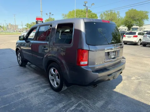 More photos of 2015 Honda Pilot EX-L Sport Utility 4D at Tailgate Motor Co. (Fremont South), NE