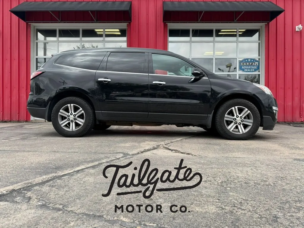 Black 2017 Chevrolet Traverse LT Sport Utility 4D for sale in Fremont, NE