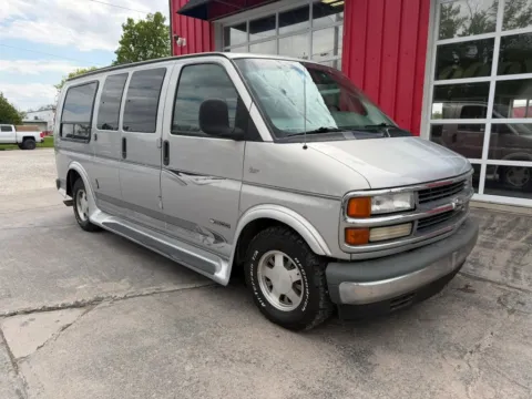 Photos of 1998 Chevrolet Express 1500 Passenger Van for sale in Fremont, NE at Tailgate Motor Co. (Fremont South)
