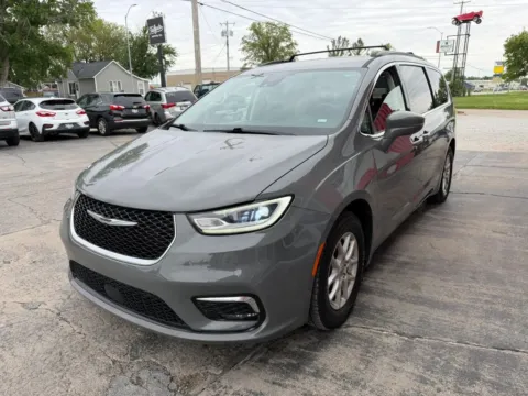 More photos of 2022 Chrysler Pacifica Touring L Van 4D at Tailgate Motor Co. (Fremont South), NE