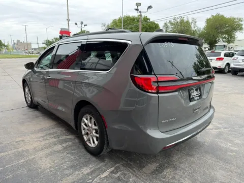 More photos of 2022 Chrysler Pacifica Touring L Van 4D at Tailgate Motor Co. (Fremont South), NE