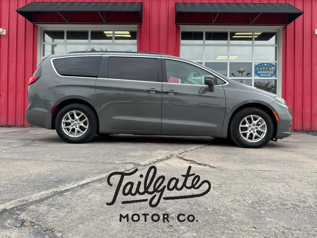 Gray 2022 Chrysler Pacifica Touring L Van 4D for sale in Fremont, NE