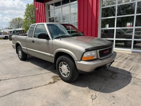 Photos of 1998 GMC Sonoma Club Coupe Cab Short Bed for sale in Fremont, NE at Tailgate Motor Co. (Fremont South)