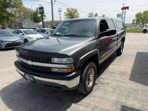 More photos of 2000 Chevrolet Silverado 2500 HD Extended Cab Long Bed at Tailgate Motor Co. (Fremont South), NE