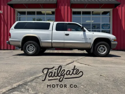 White 2000 Dodge Dakota Club Cab Pickup for sale in Fremont, NE