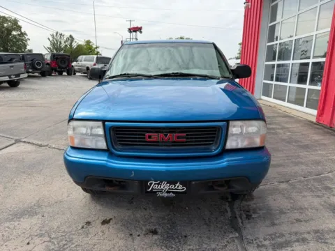 Another view of 2001 GMC Sonoma Extended Cab Pickup for sale in Fremont, NE at Tailgate Motor Co. (Fremont South)