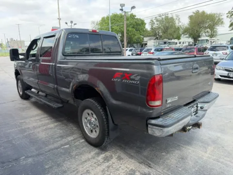 More photos of 2005 Ford F250 Super Duty Crew Cab XLT Pickup 4D 6 3/4 ft at Tailgate Motor Co. (Fremont South), NE