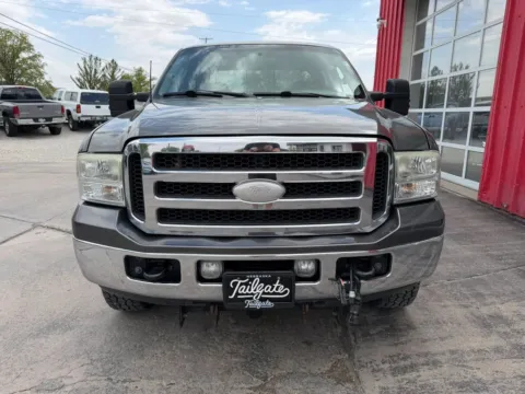 Another view of 2005 Ford F250 Super Duty Crew Cab XLT Pickup 4D 6 3/4 ft for sale in Fremont, NE at Tailgate Motor Co. (Fremont South)