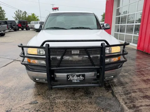 Another view of 2002 Chevrolet Silverado 2500 Extended Cab Short Bed for sale in Fremont, NE at Tailgate Motor Co. (Fremont South)