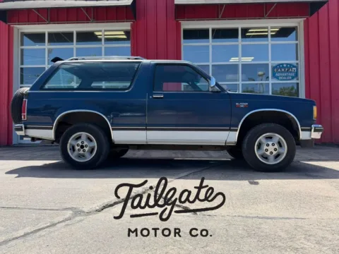 Blue 1984 Chevrolet S10 Blazer Standard 2D Utility 4WD for sale in Fremont, NE