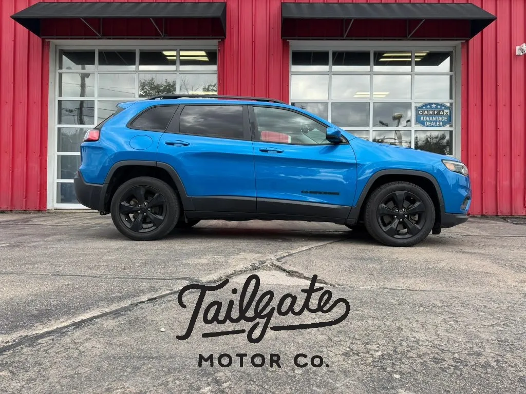Blue 2020 Jeep Cherokee Altitude Sport Utility 4D for sale in Fremont, NE