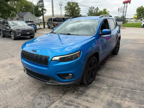 More photos of 2020 Jeep Cherokee Altitude Sport Utility 4D at Tailgate Motor Co. (Fremont South), NE