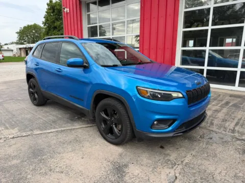 Photos of 2020 Jeep Cherokee Altitude Sport Utility 4D for sale in Fremont, NE at Tailgate Motor Co. (Fremont South)