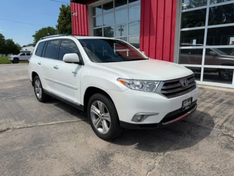 Photos of 2013 Toyota Highlander Limited Sport Utility 4D for sale in Fremont, NE at Tailgate Motor Co. (Fremont South)