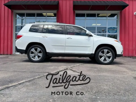 White 2013 Toyota Highlander Limited Sport Utility 4D for sale in Fremont, NE