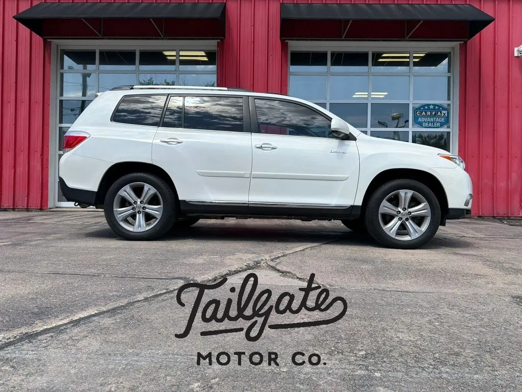 White 2013 Toyota Highlander Limited Sport Utility 4D for sale in Fremont, NE