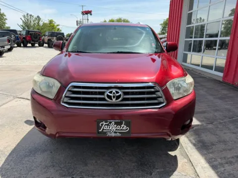 Another view of 2010 Toyota Highlander Limited Sport Utility 4D for sale in Fremont, NE at Tailgate Motor Co. (Fremont South)