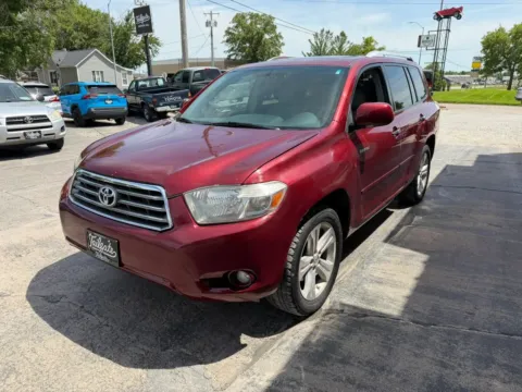 More photos of 2010 Toyota Highlander Limited Sport Utility 4D at Tailgate Motor Co. (Fremont South), NE