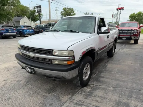 More photos of 1999 Chevrolet Silverado 1500 Regular Cab Short Bed at Tailgate Motor Co. (Fremont South), NE