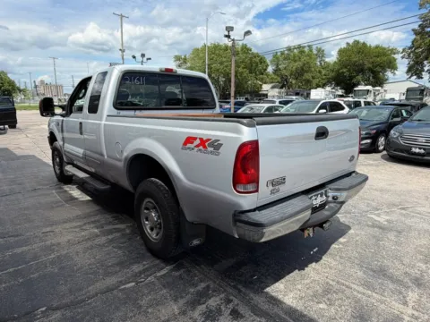 More photos of 2003 Ford F250 Super Duty Super Cab XLT Pickup 4D 6 3/4 ft at Tailgate Motor Co. (Fremont South), NE