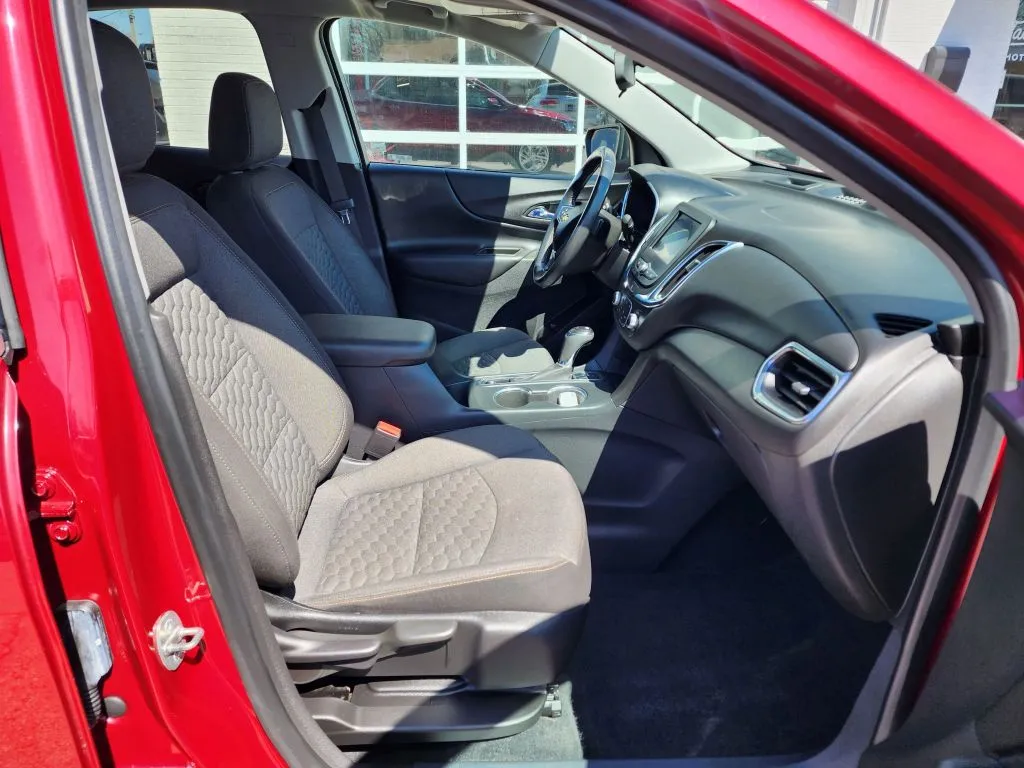 2020 Chevrolet Equinox LT - Photo 12