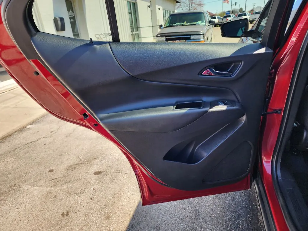 2020 Chevrolet Equinox LT - Photo 11