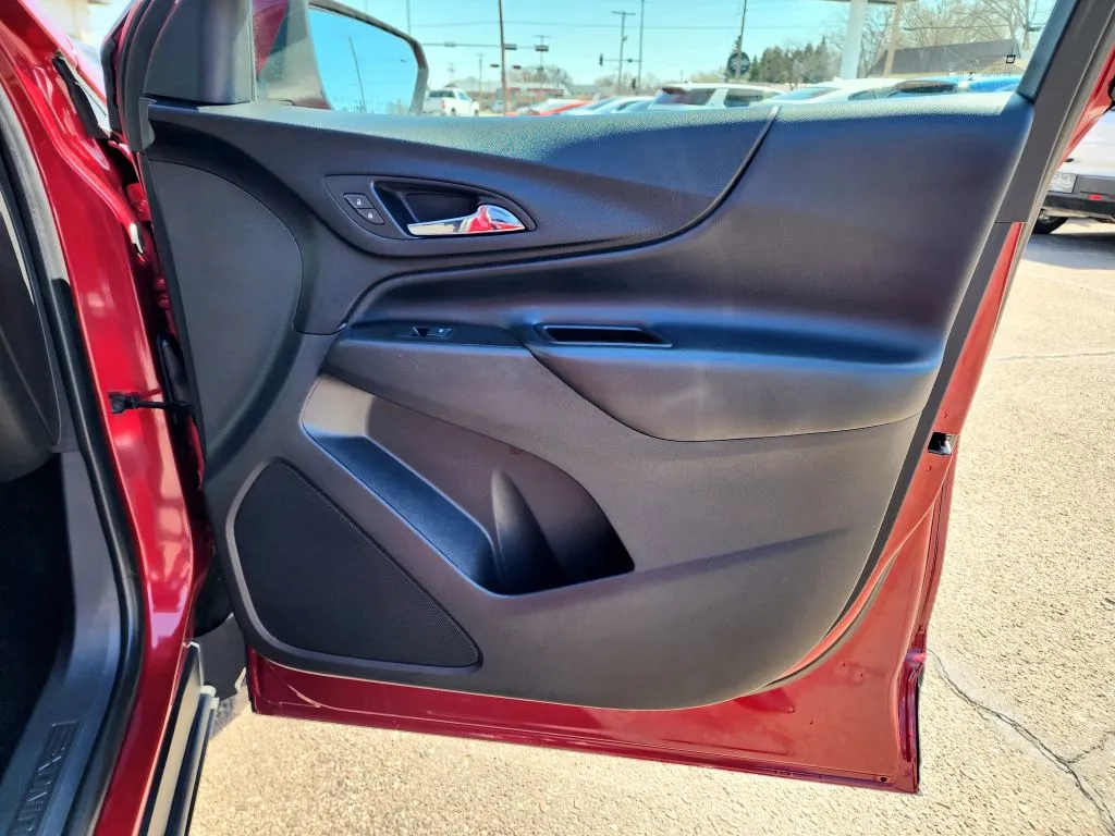 2020 Chevrolet Equinox LT - Photo 8