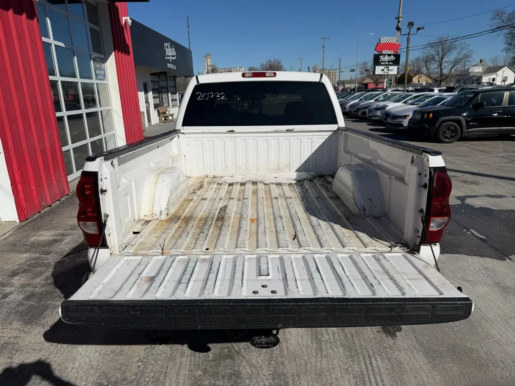 2003 Chevrolet Silverado 1500HD LS - Photo 8