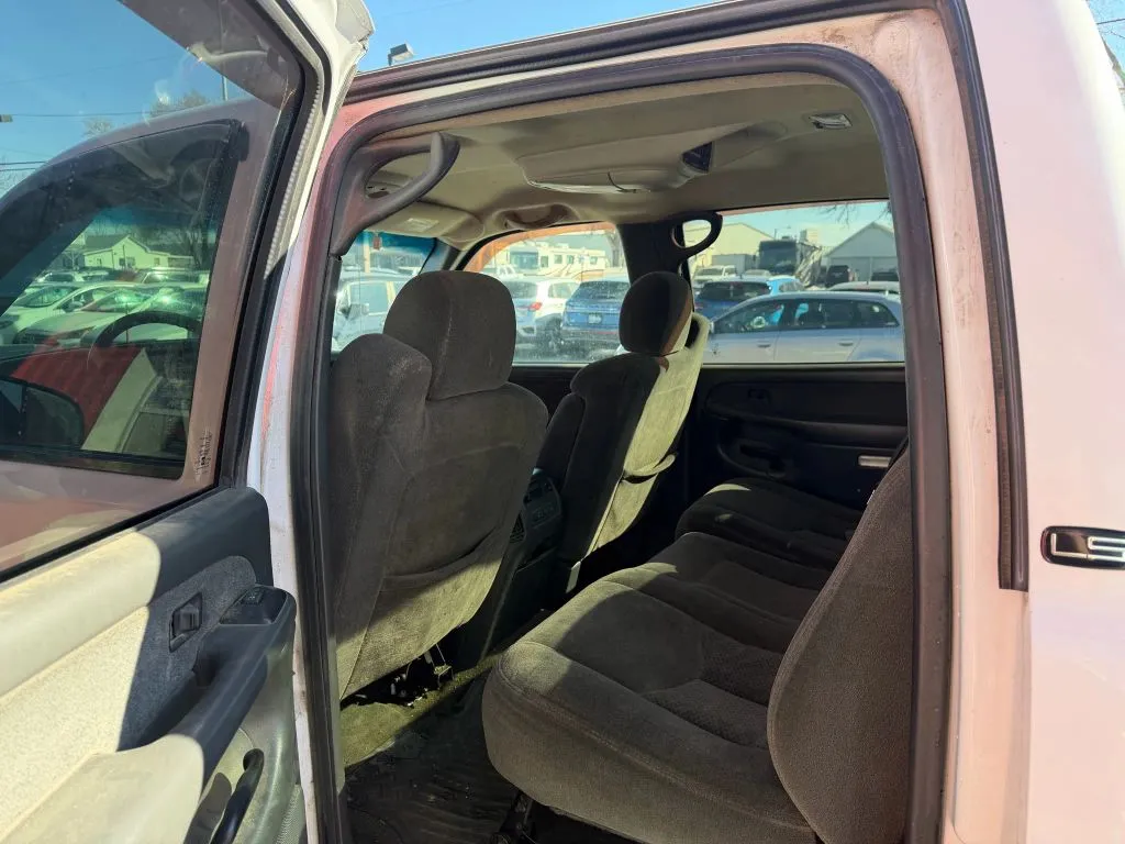2003 Chevrolet Silverado 1500HD LS - Photo 12