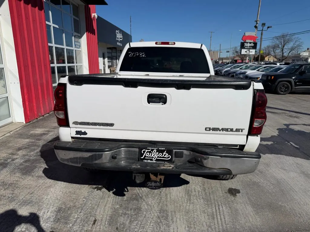 2003 Chevrolet Silverado 1500HD LS - Photo 6