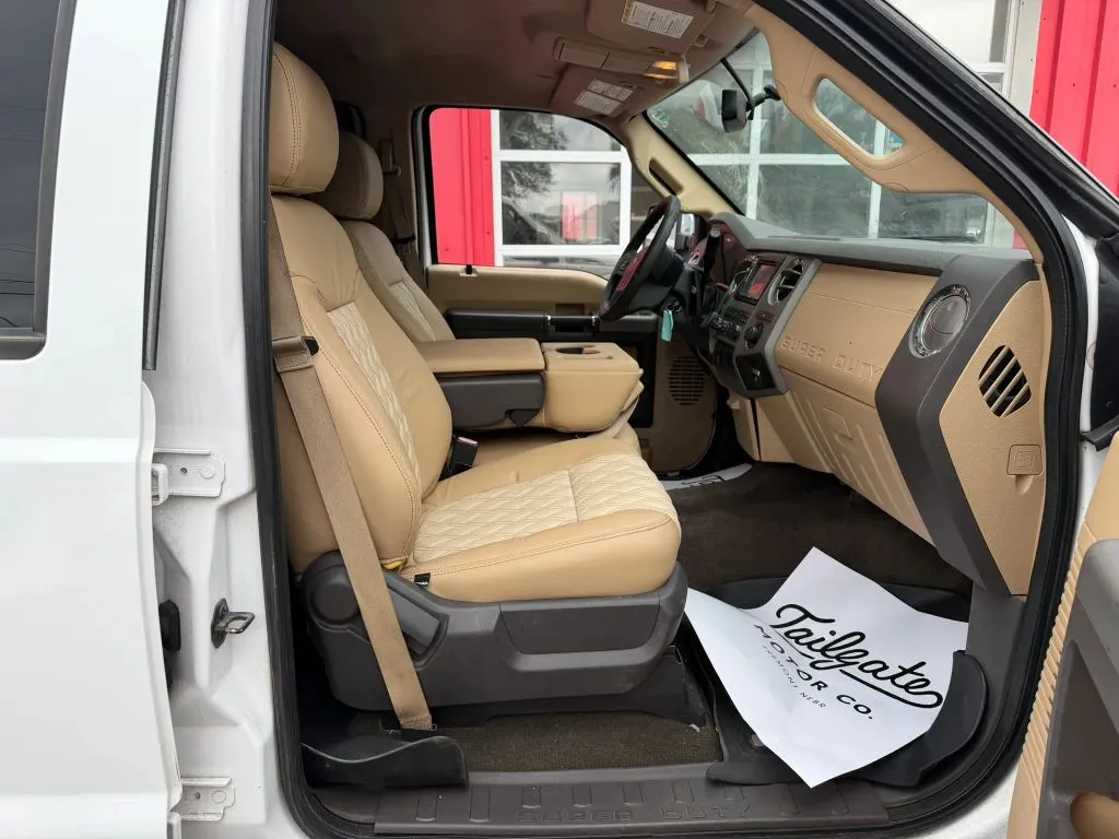 2016 Ford F-350 Super Duty XLT - Photo 13