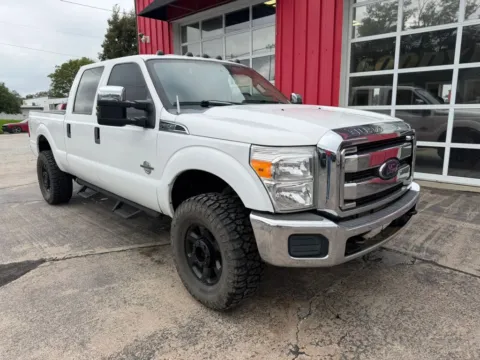 Photos of 2016 Ford F350 Super Duty Crew Cab XLT Pickup 4D 6 3/4 ft for sale in Fremont, NE at Tailgate Motor Co. (Fremont South)